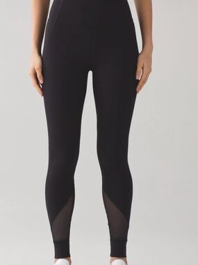 lululemon athletica hot like Agni